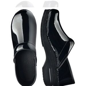 Shiny Black Clogs Pro. Patent Women's Clog in Black